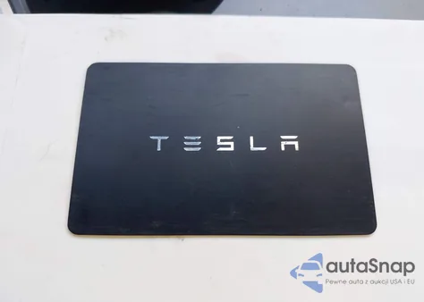 2021 Tesla Model 3 Long Range Dual Motor All-Wheel Drive z USA, uszkodzony, nr VIN 5YJ3E1EB2MF872377